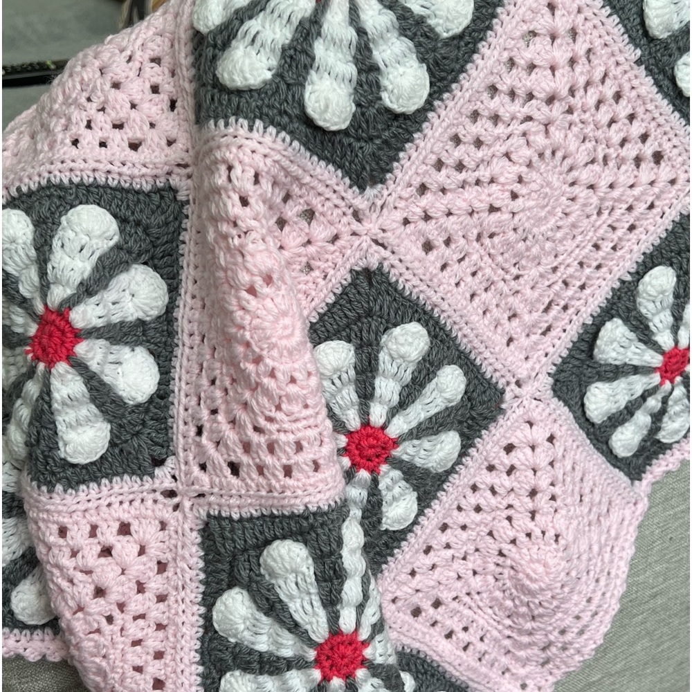 Crochet floral baby blanket